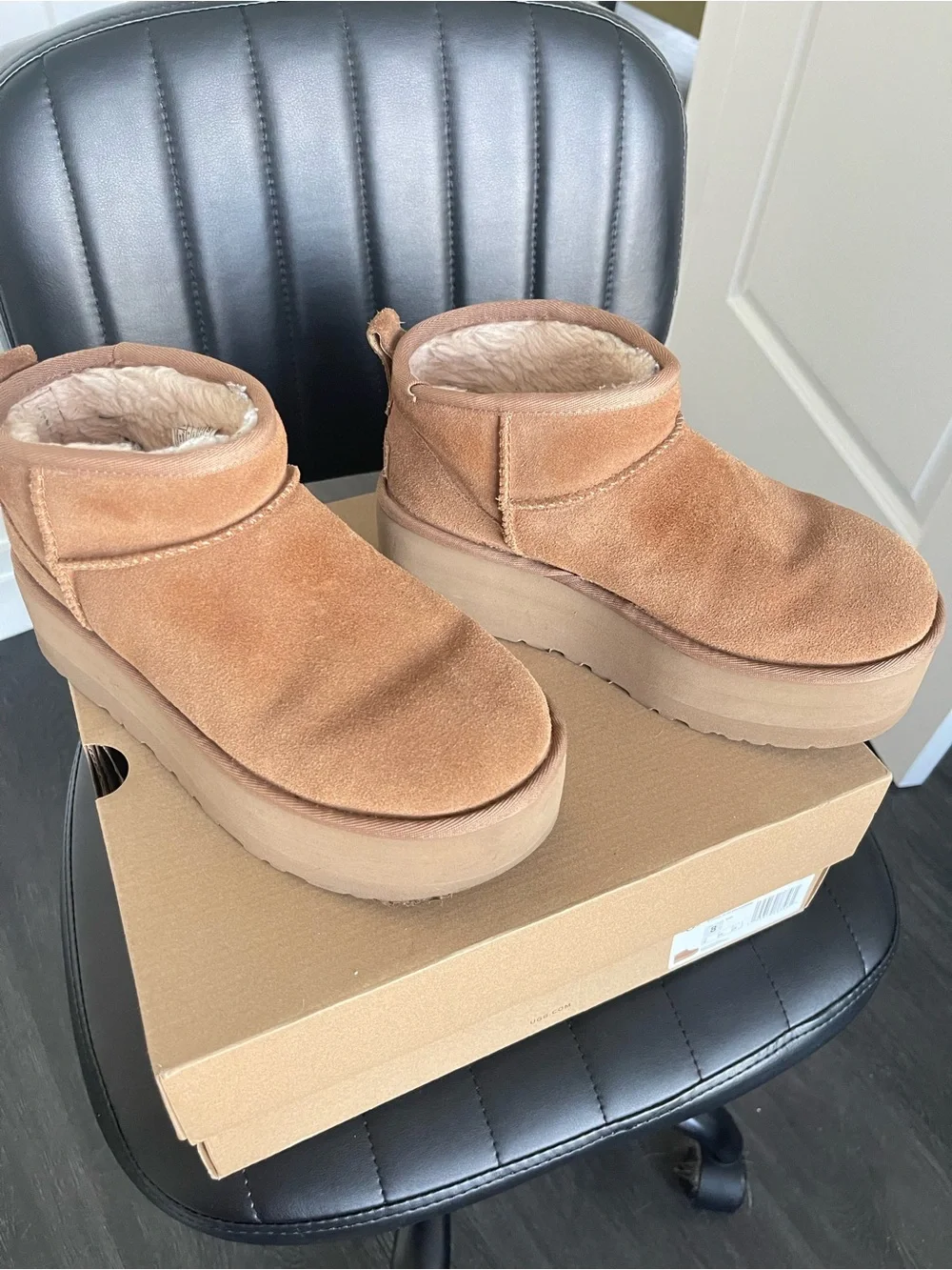 UGG Classic Ultra Mini Platform in Chestnut